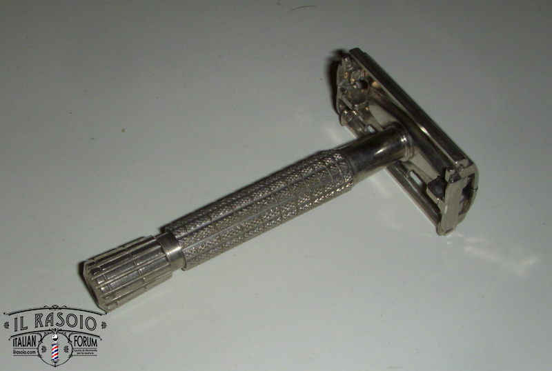 DE Gillette