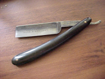 Bow razor