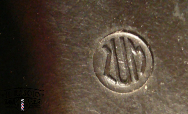 ZUM