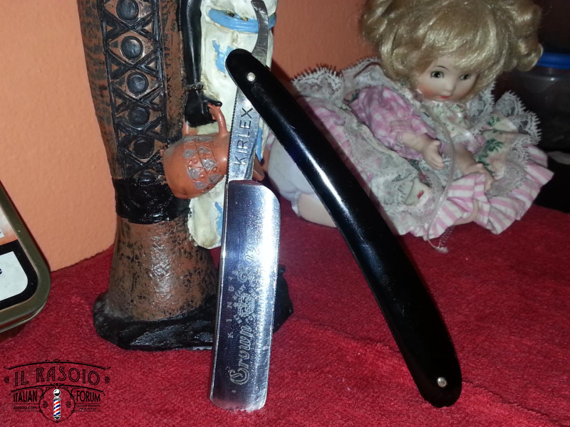 Kirlex Crown & Sword