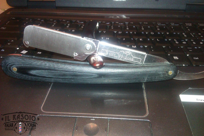Mezza lama Bolzano manico in micarta nero