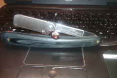 Mezza lama Bolzano manico in micarta nero