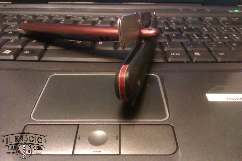 Mezza lama Bolzano manico in micarta nero