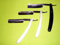 Filarmonica Doble Temple 13 manico bianco e Filarmonica recente manico scuro - recto