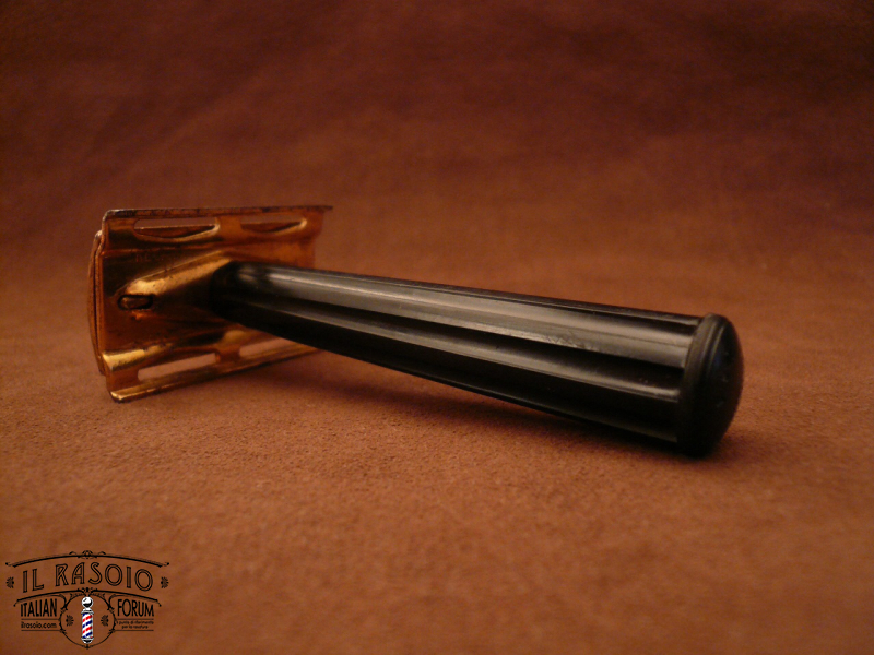 GILLETTE tech gold plastic handle