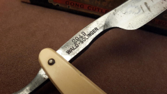 Gong razor