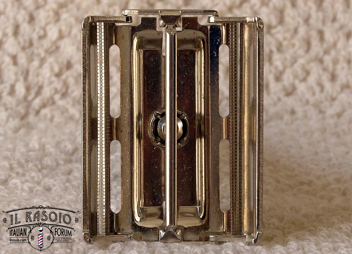 Gillette SUPER SLIMTWIST 04 Top Open