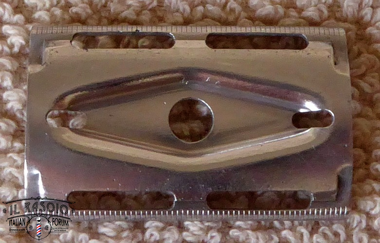 Gillette TECH 04 Base Top