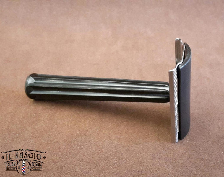 Gillette contract tech WWII
