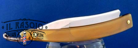Wade&Butcher 8/8 Barber Use Blonde Horn Scales
