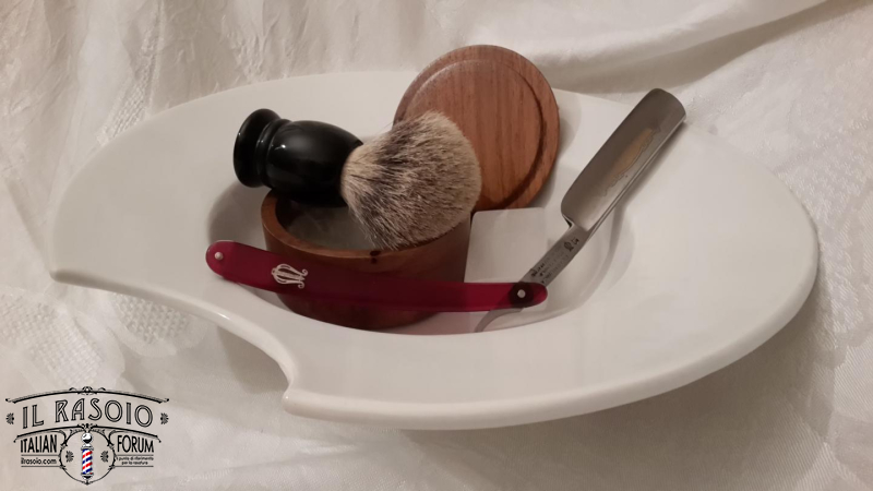 piatto da barbiere austriaco, primo decennio del 1900. Wilhelmsburg.