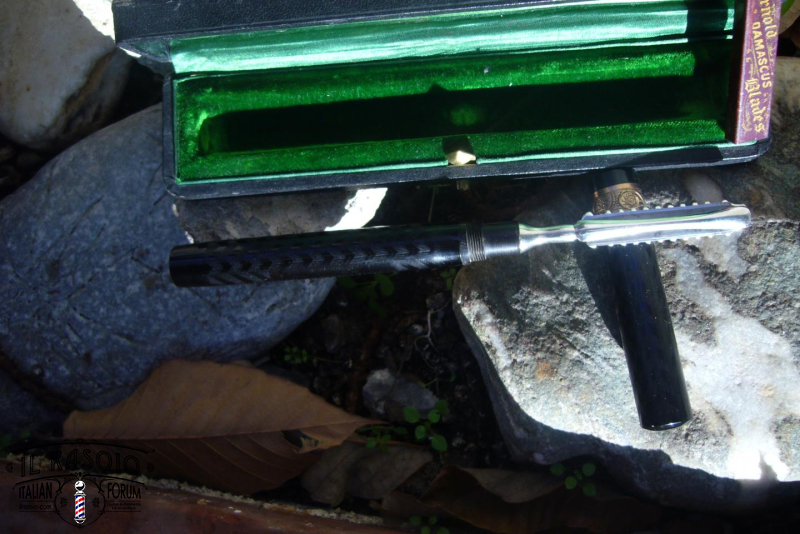 Arnold Pen Razor b