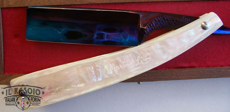Mastro Livi in damasco Camillo Silvano blue 8/8, manico in madre perla