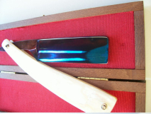 Mastro Livi in damasco Camillo Silvano blue 8/8, manico in madre perla