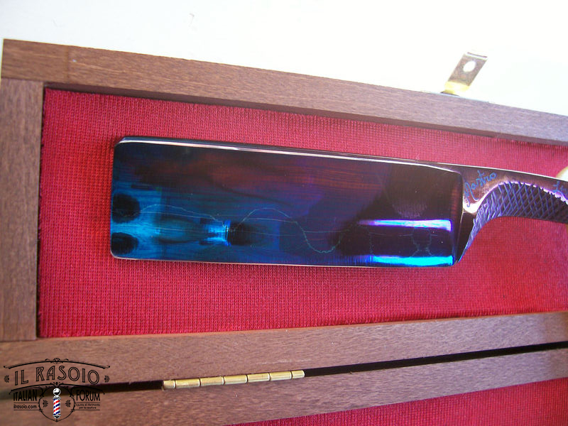 Mastro Livi in damasco Camillo Silvano blue 8/8, manico in madre perla