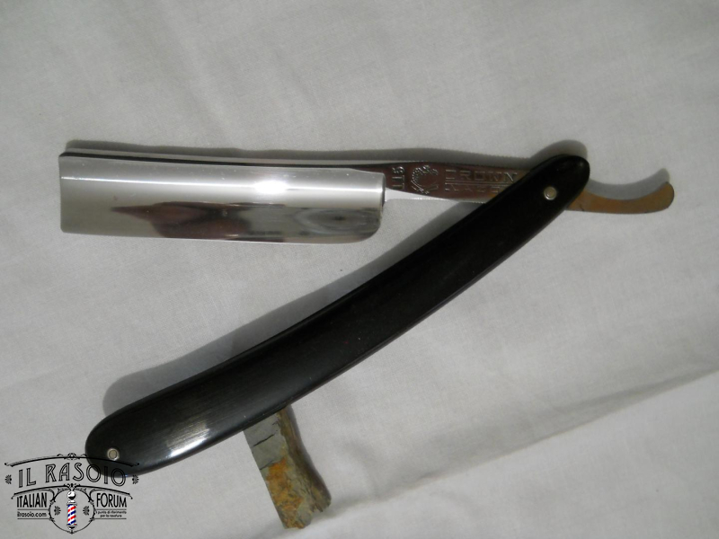 crown razor 115