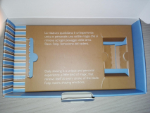 Cartoncino interno strappato