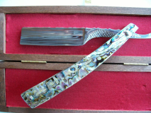 Mastro Livi 7/8 lama inox blue tonge Manico abalone