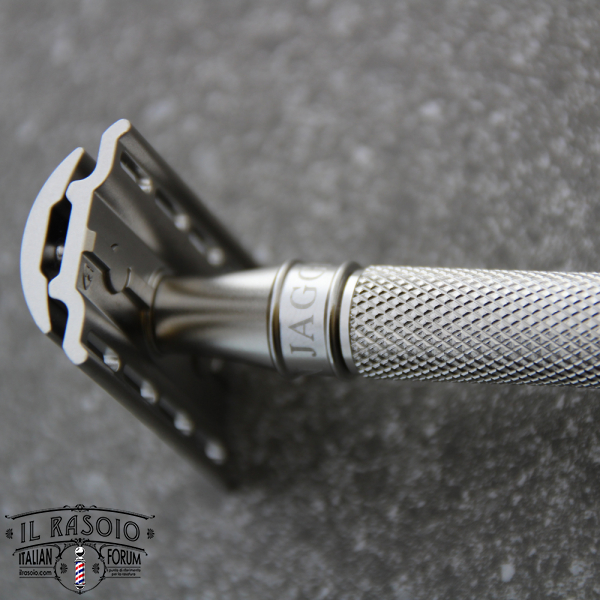 11-KNURLED-CLOSE-UP