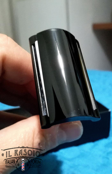 Ikon B1 testa