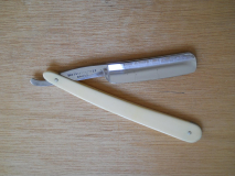 the university razor