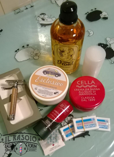 Muhle Rosengold Closed Comb, Floid, Personna Platinum, Cella, BArbiere di Figaro