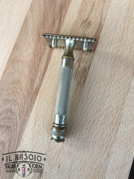 1. Gillette - Old type
