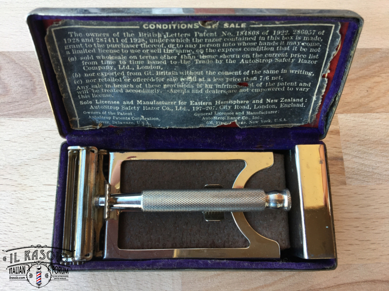 Valet con scatola in metallo, completo di Strop e lamette