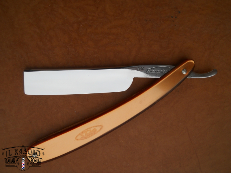 sharp razor 822